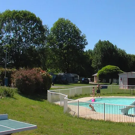 4 Pers Avec Terrasse à - Api-1-52-1745